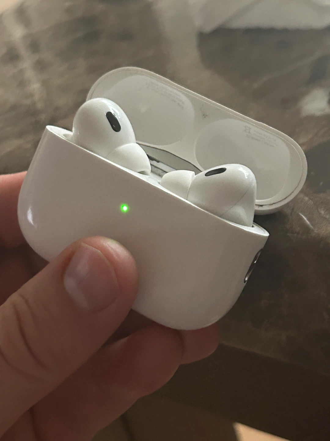 Apple AirPods Pro (2nd generation) - photo 2