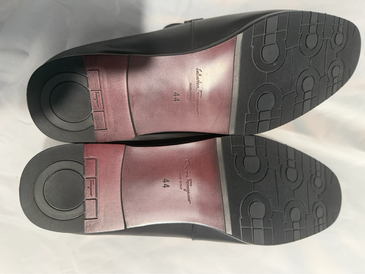 Salvatore Ferragamo Black Leather Loafers - Size 44 - photo 5