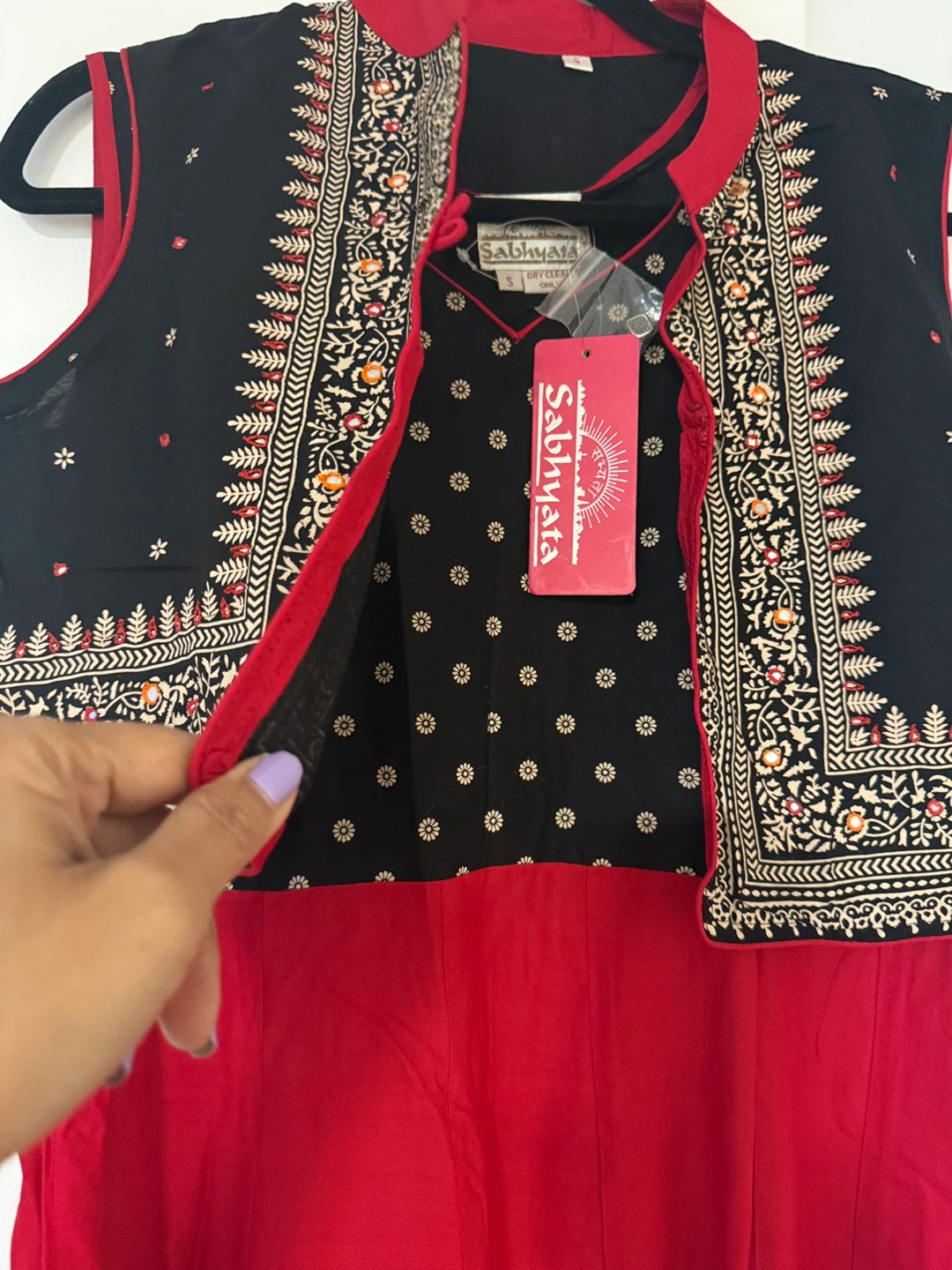 Sabhyata  Red & Black Paisley Print Maxi Dress with Vest - photo 5