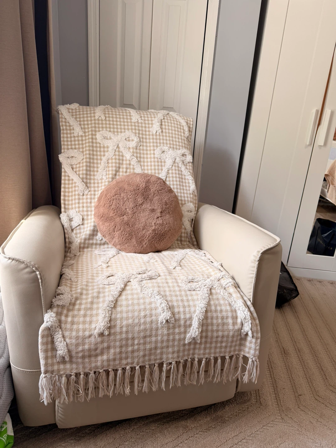 Cream Faux Leather Recliner Chair - photo 2