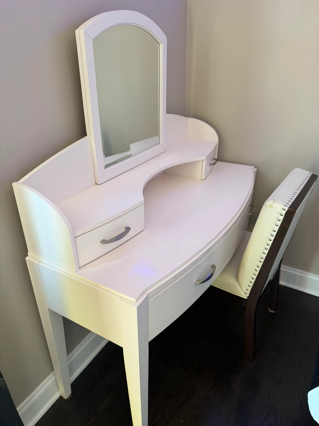 White Vanity Stool with Nailhead Trim - photo 2