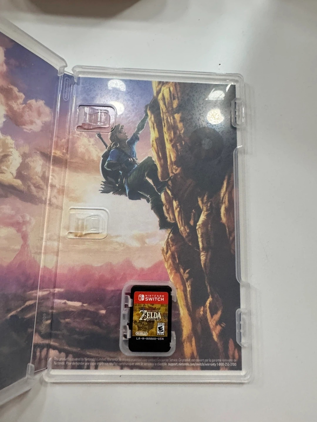The Legend of Zelda: Breath of the Wild Nintendo Switch Game - photo 2