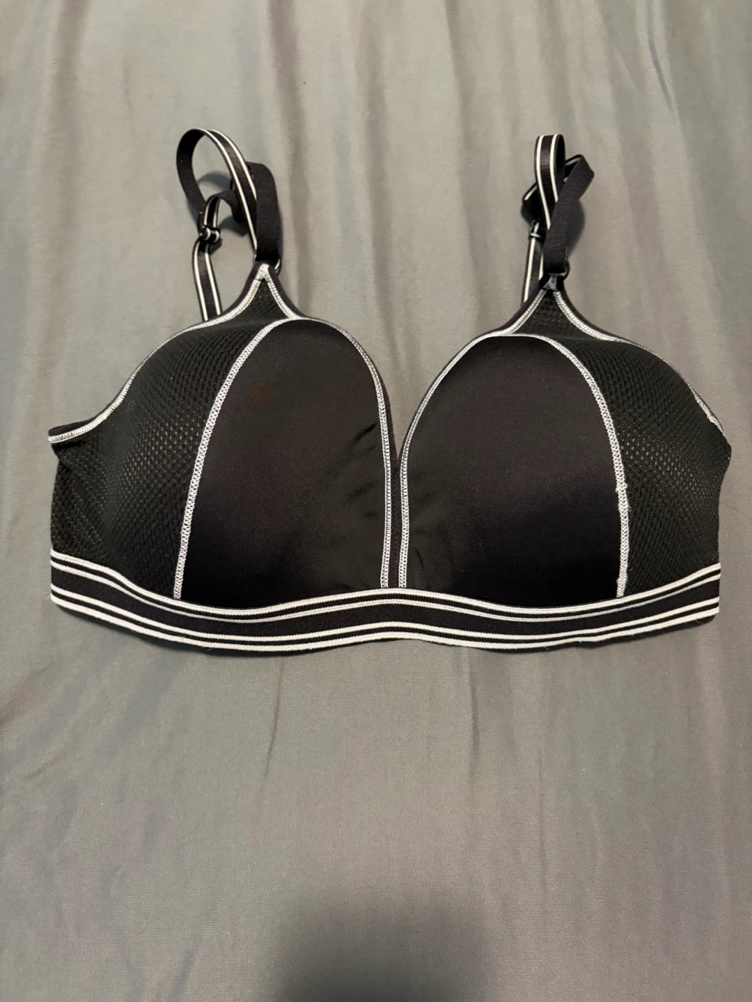 Brand New Sportek Black Sports Bra 38C