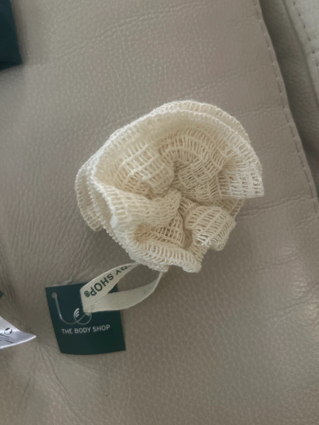 The Body Shop- Scrunchies & headband, Bath Puff Set - photo 4