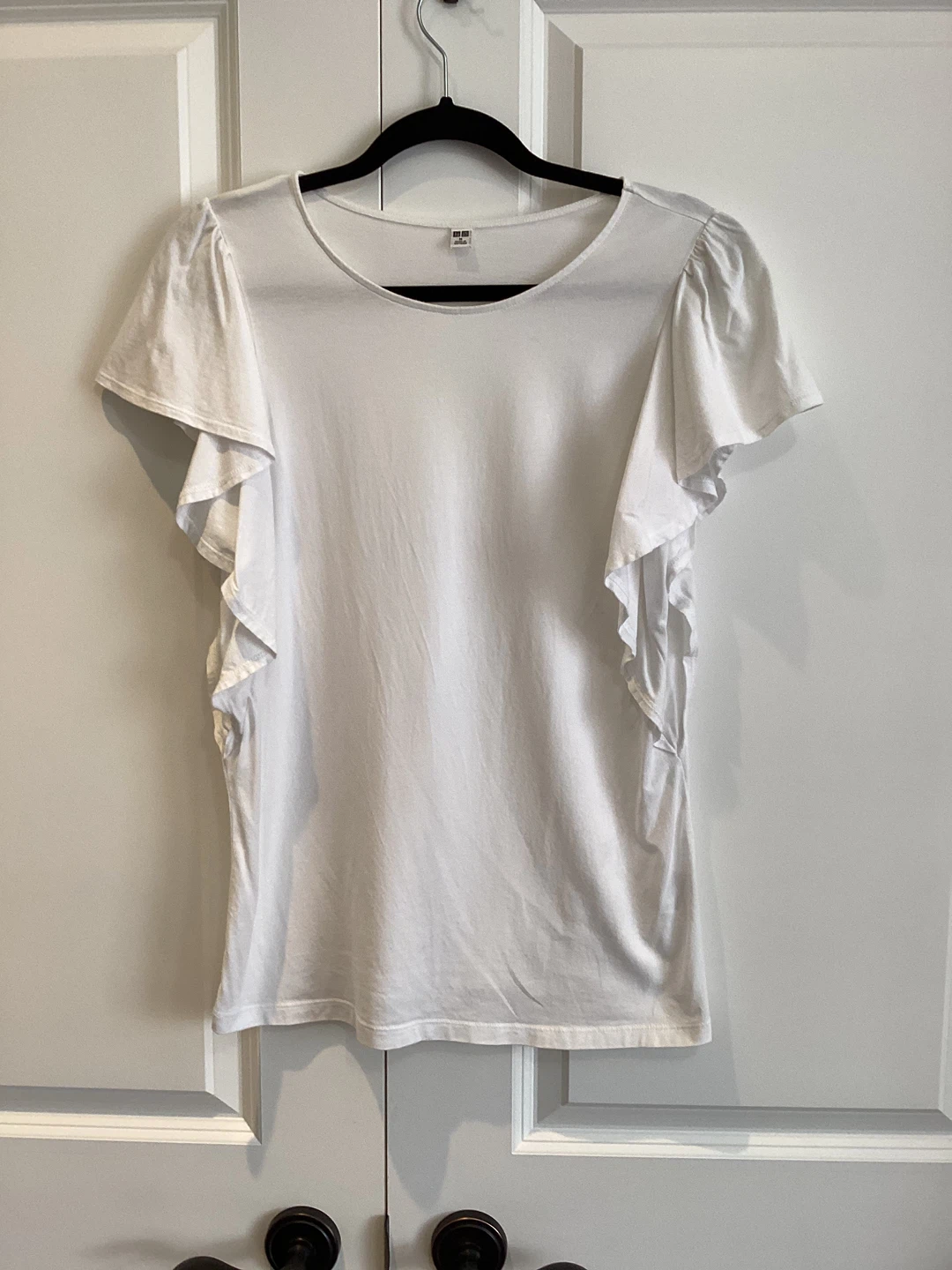 UNIQLO WHITE T-SHIRT