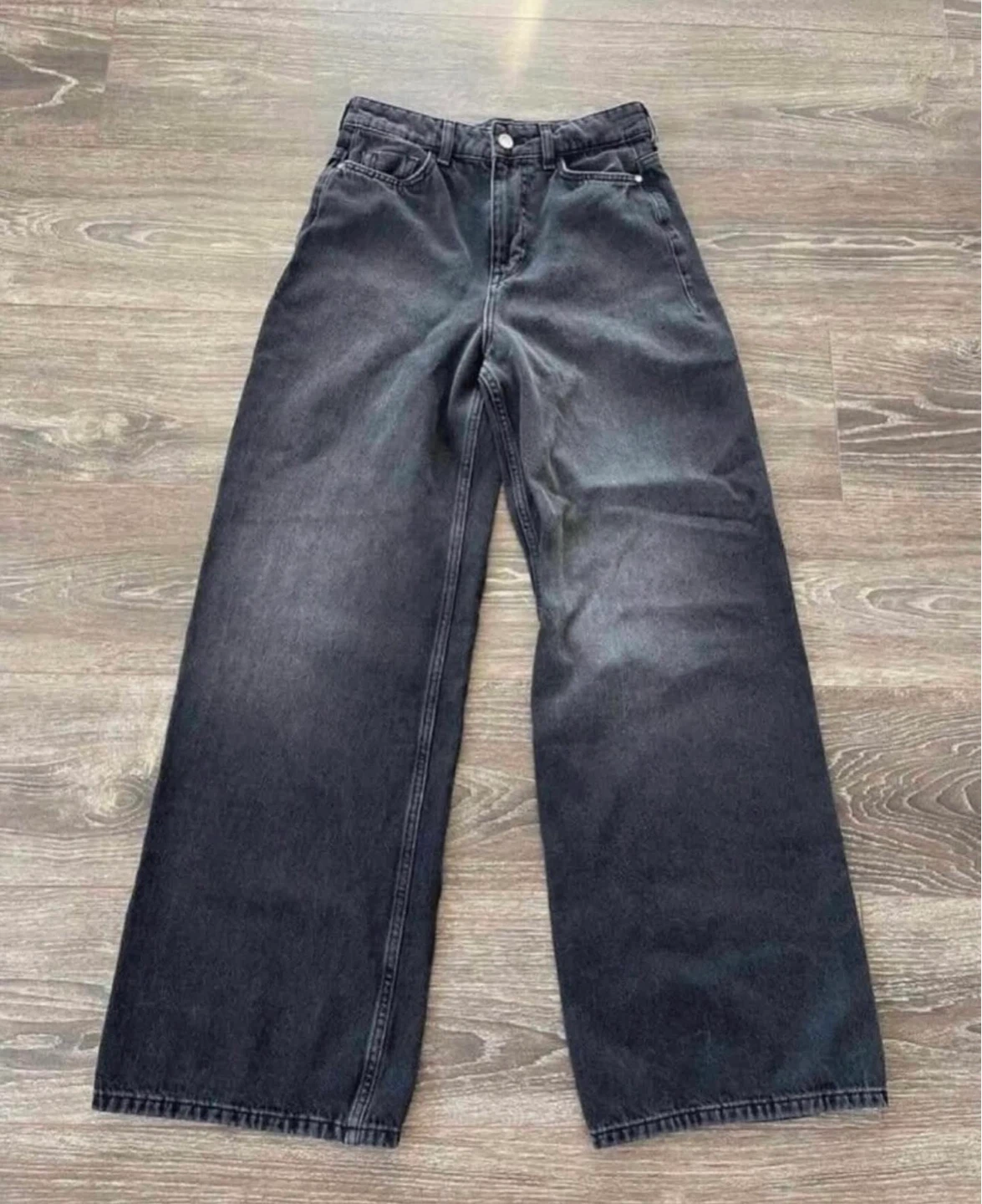 Zara High Waisted Wide Leg Jeans size 4