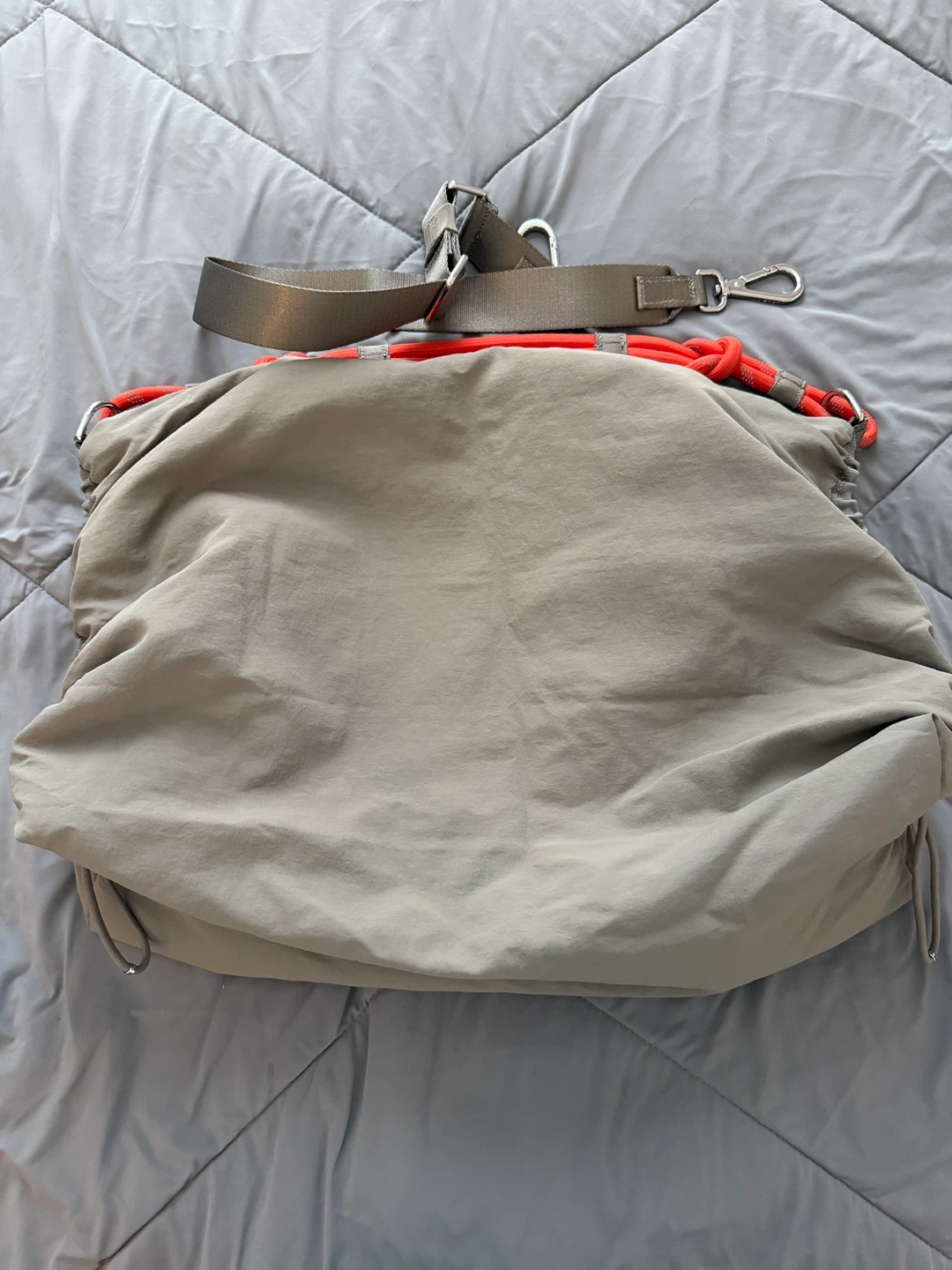 Lululemon Convertible Ruched Crossbody Bag 16L - Ash Gray - photo 2