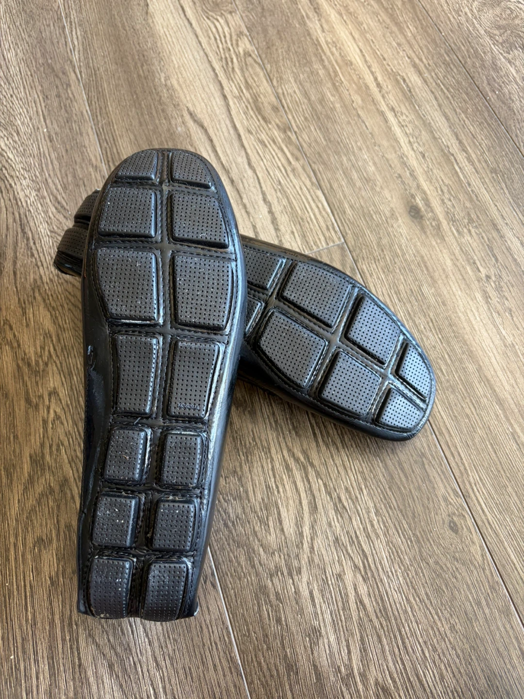 Size 10 -like NEW- Black Patent Loafer Shoes - photo 2
