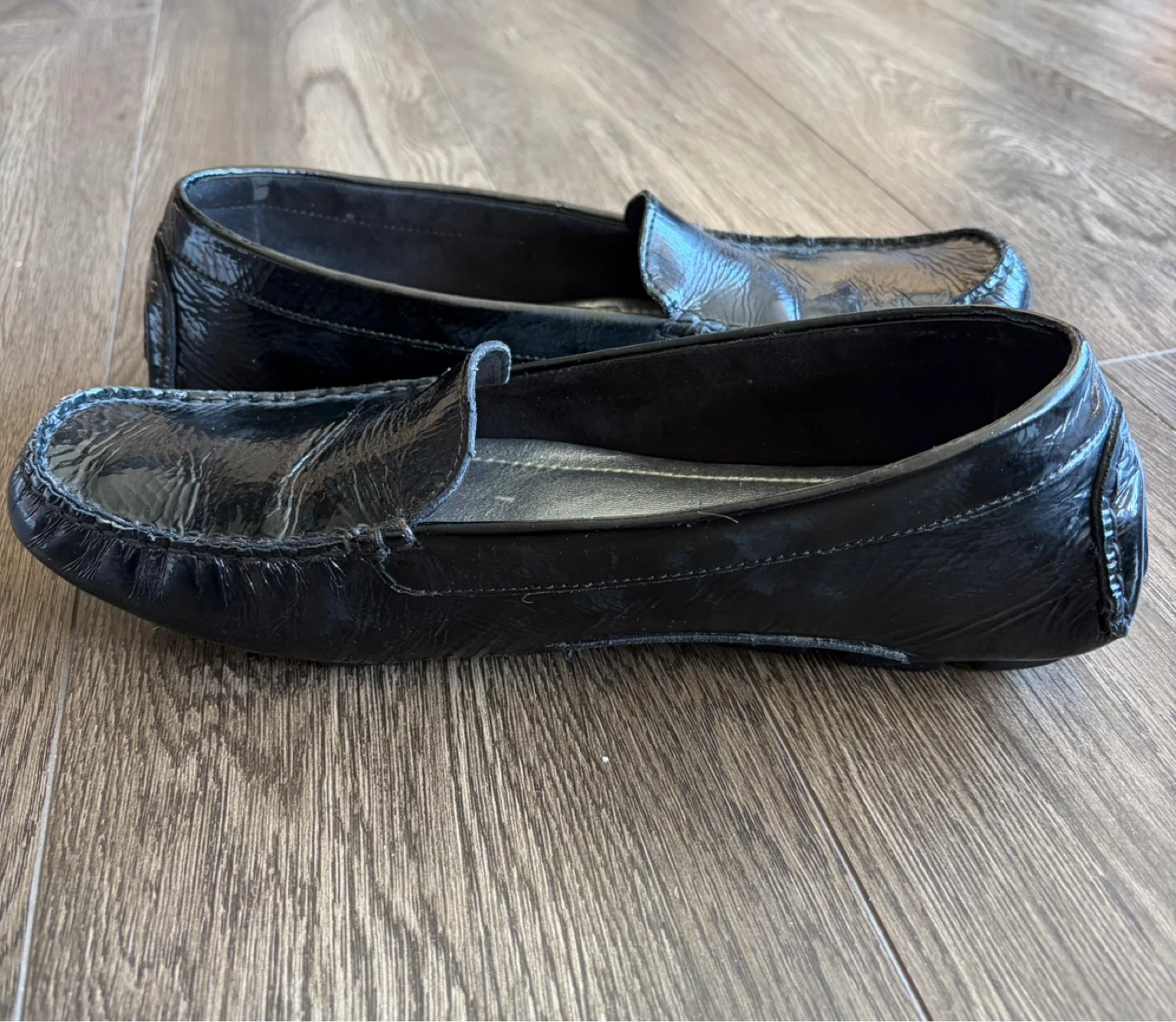 Size 10 -like NEW- Black Patent Loafer Shoes - photo 4