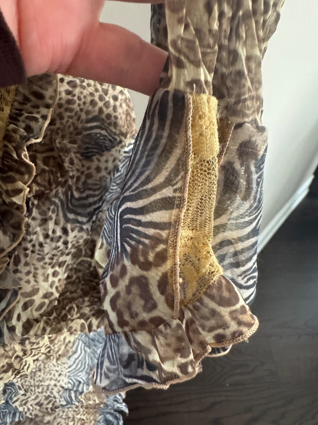 M.K. Solo Sheer Animal Print Ruffle Blouse Size L - photo 4