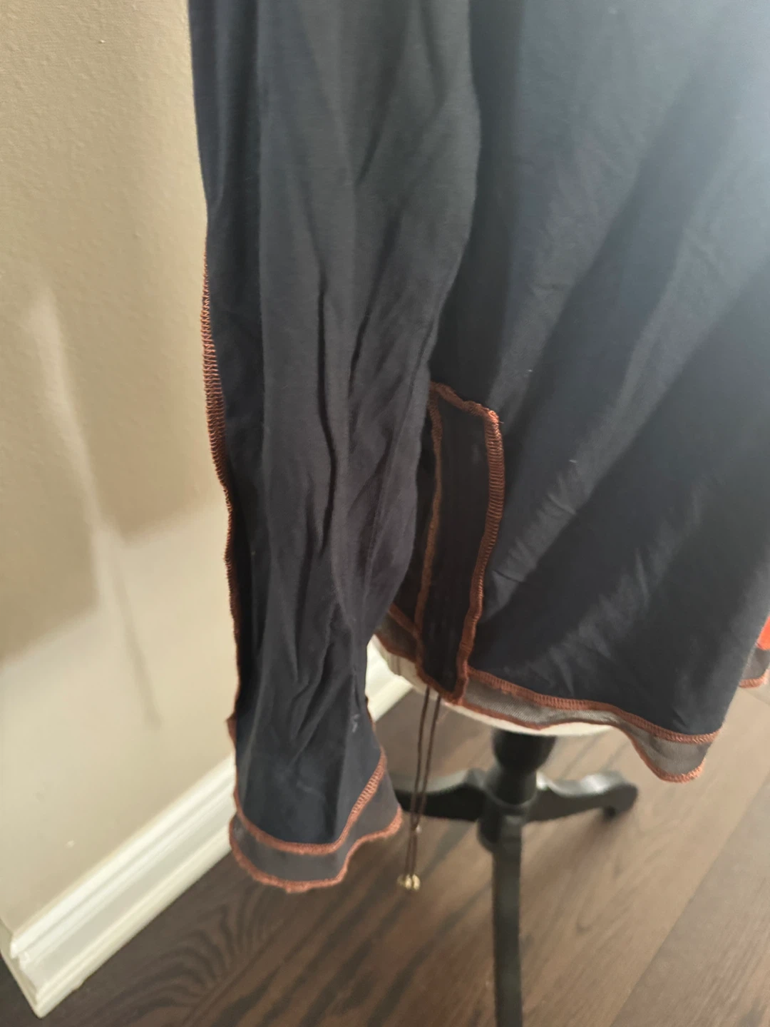 Long Sleeve Graphic Top fits like medium - photo 3