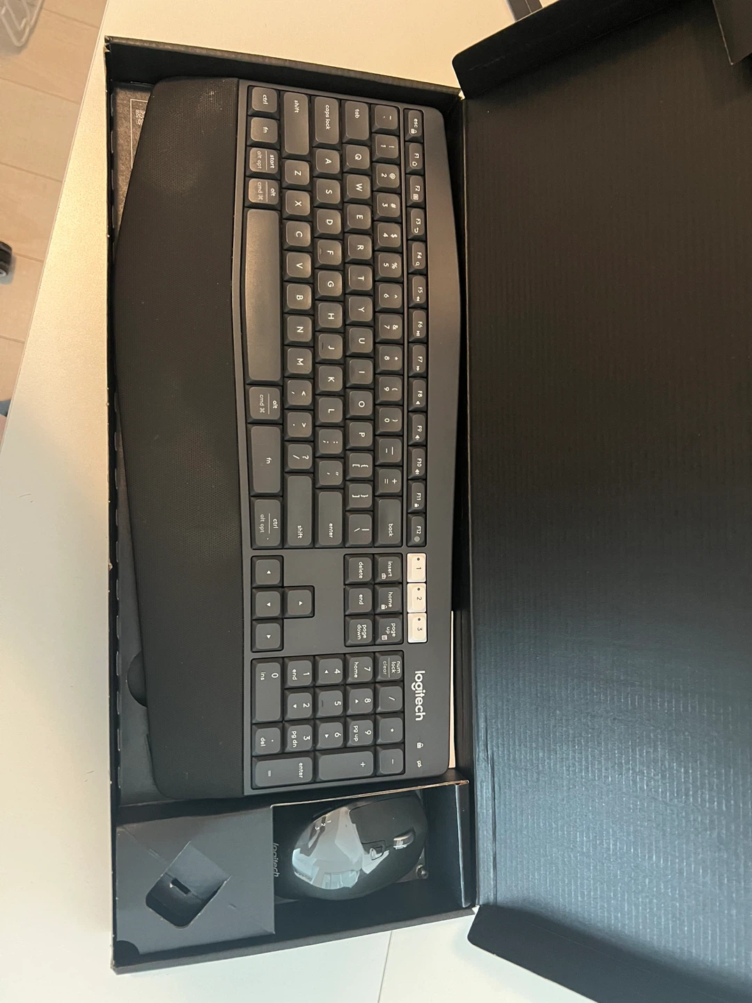 Logitech Performance MK850 Wireless Keyboard and Mouse Combo - photo 2
