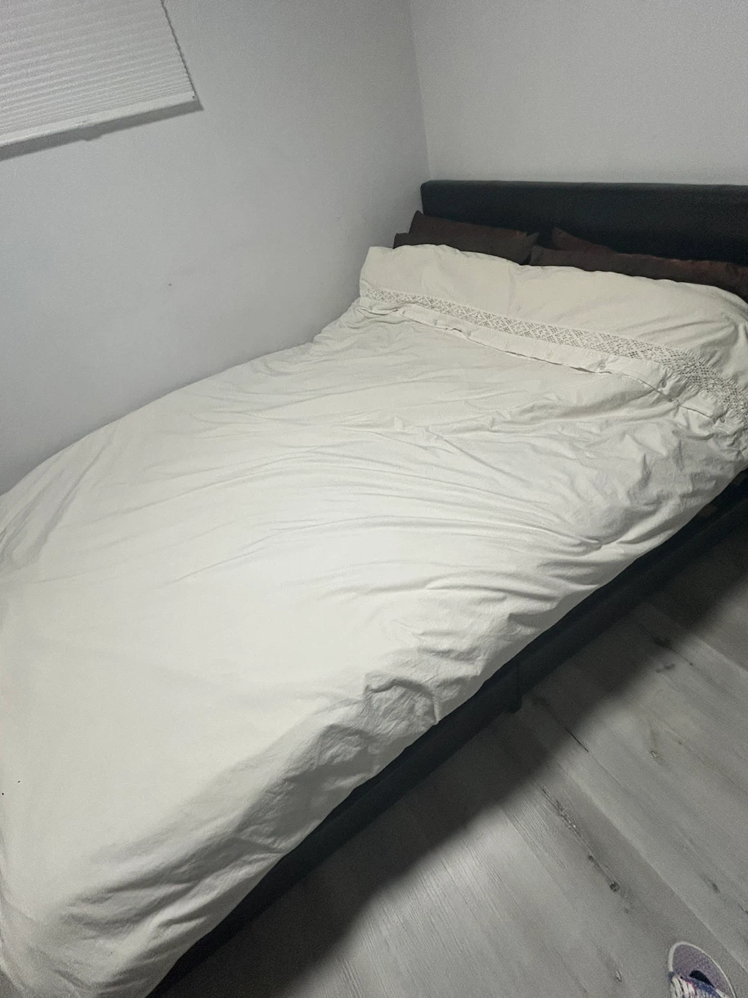 Cozy White Comforter Duvet