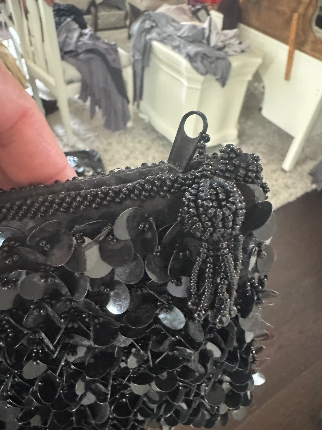 Black sequin and beaded clutch bag - photo 3