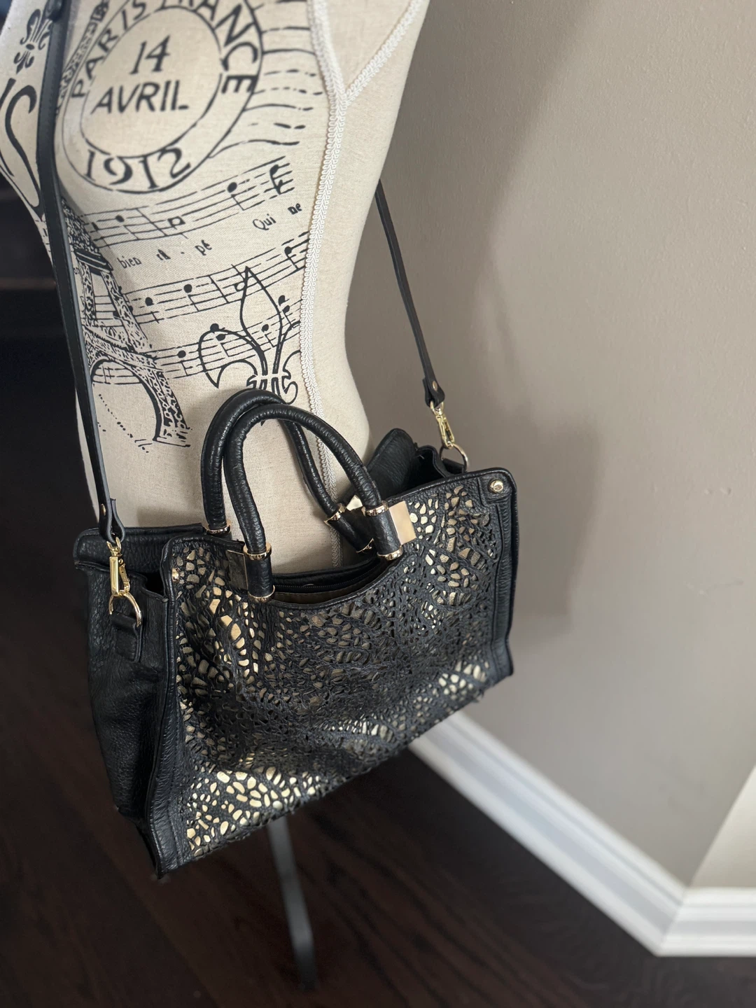 Ivanka Trump Black handbag   hardly used - photo 3