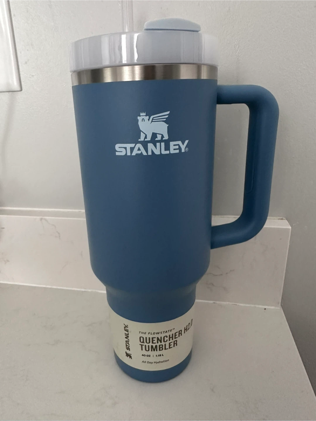 New Stanley Quencher H2.0 Flowstate Tumbler 40oz Indigo
