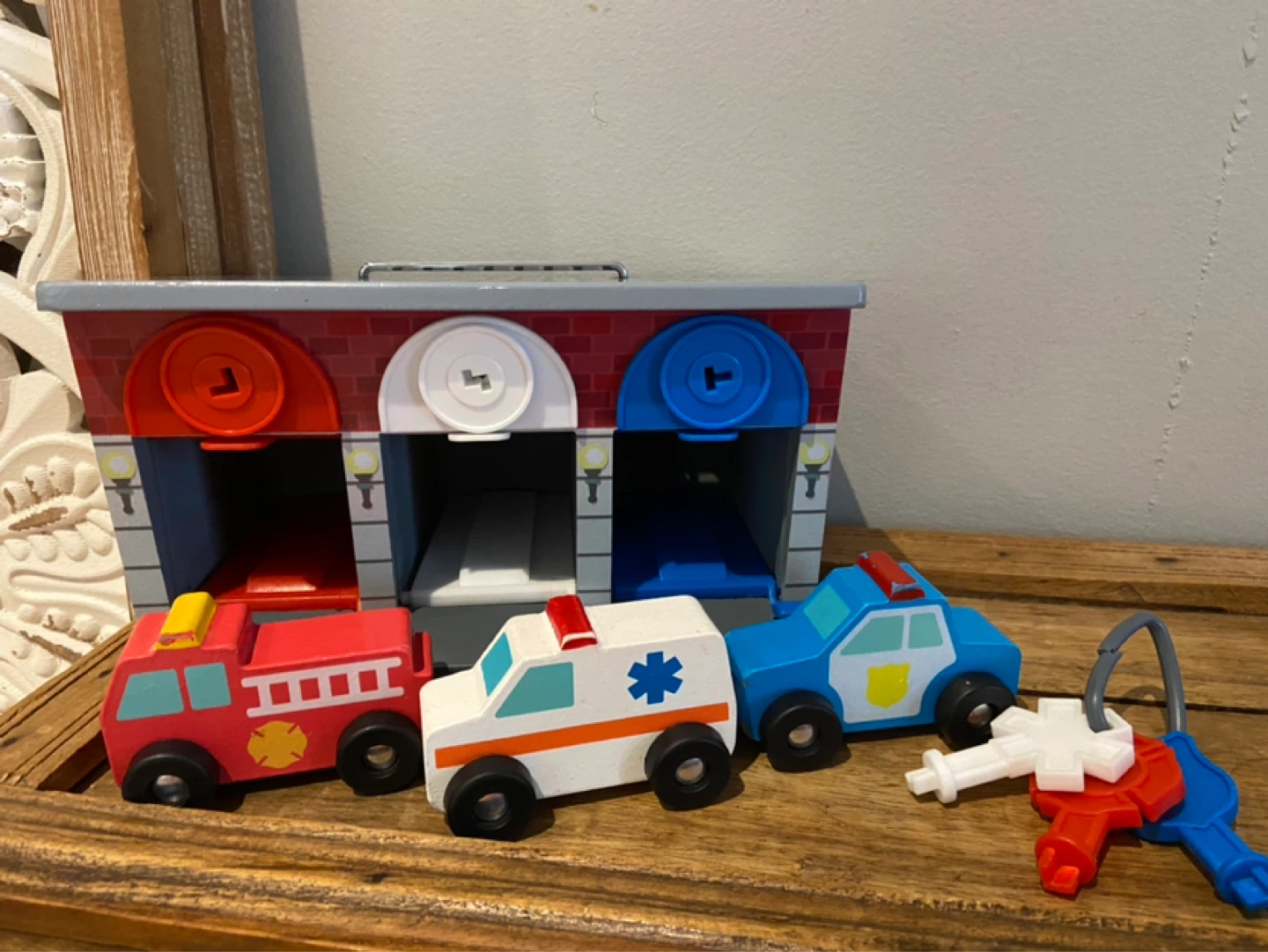 Melissa & Doug Toy Keys and Cars Wooden Rescue Garage