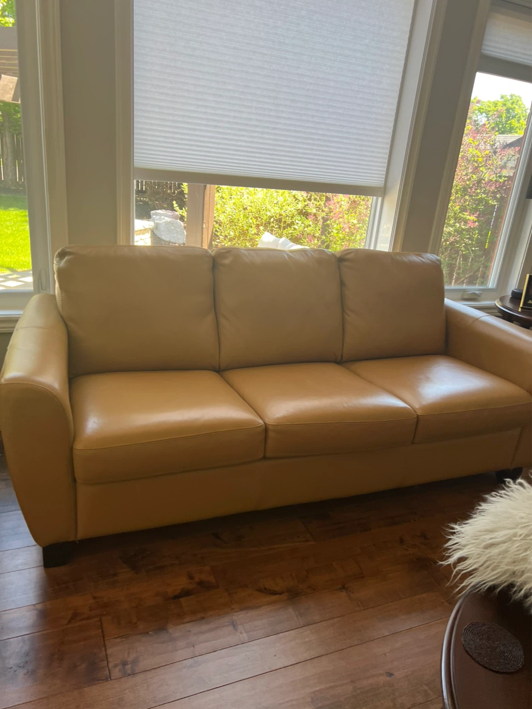 Stunning Leather couch 83”