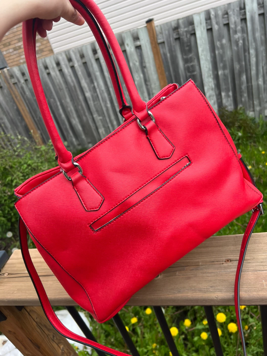 Red Guess Quilted Tote Bag - photo 3
