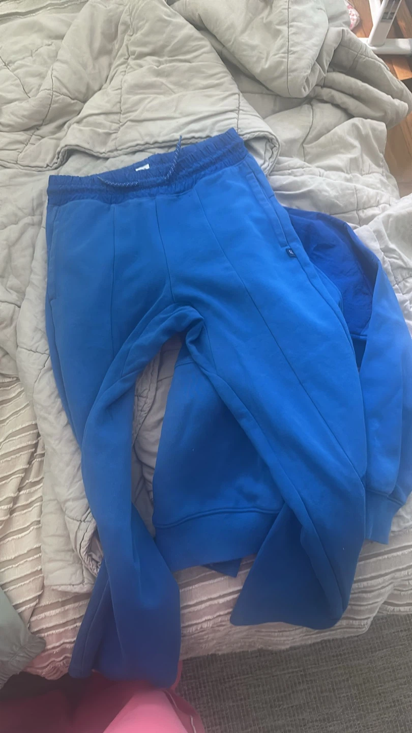 Selling 4 begs boy clothes s-m size 7-9 years - photo 2