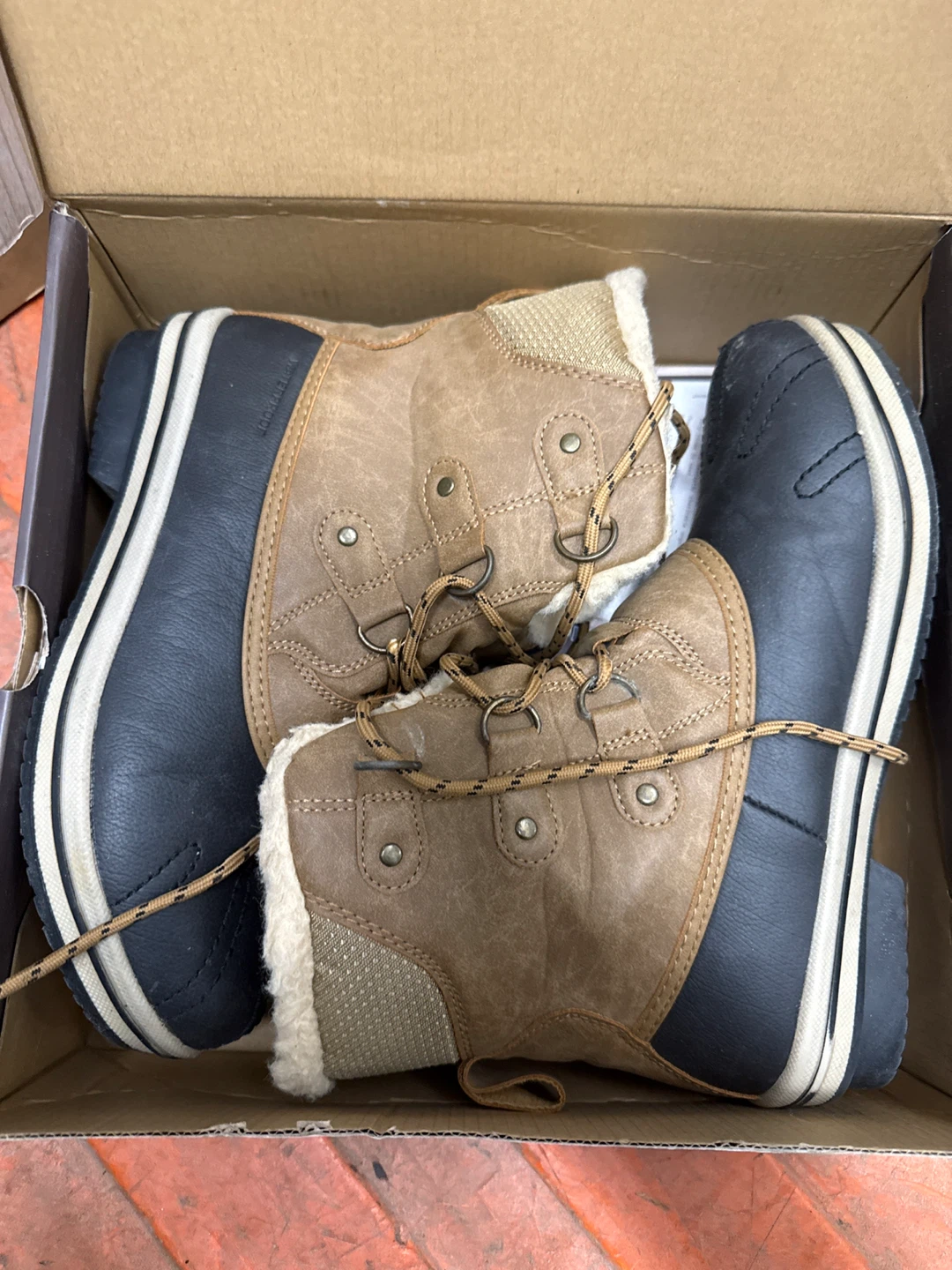 Bearpaw Raven Tan Waterproof Women's Boots Size 9