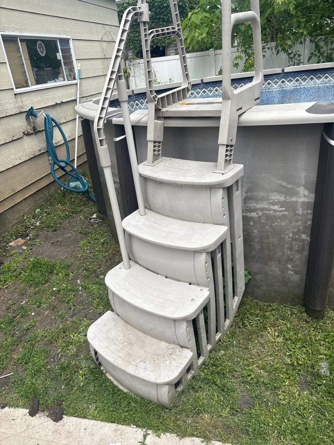 Pool ladder with stairs - photo 2