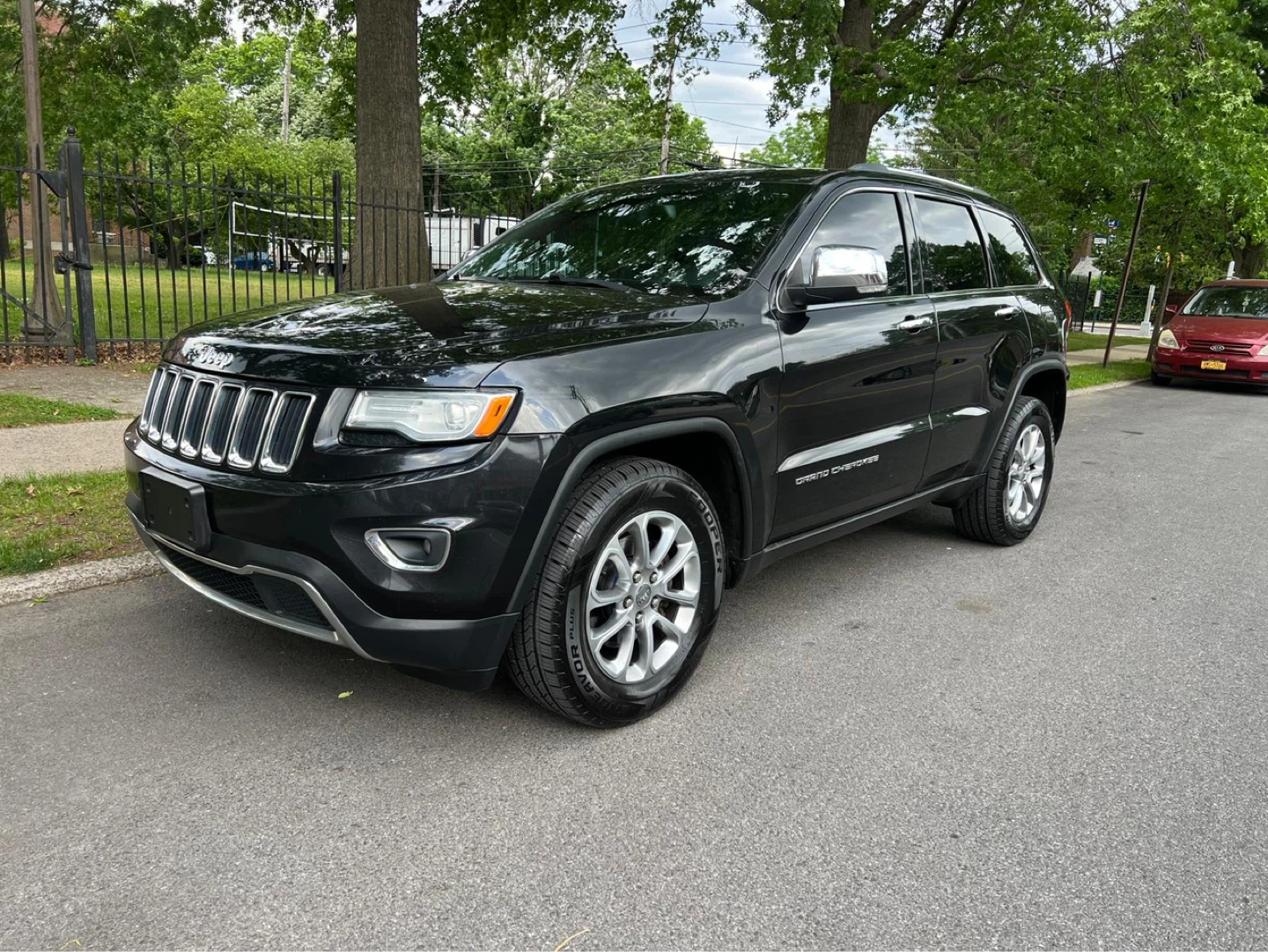 2015 Jeep Grand Cherokee Limited SUV - photo 2