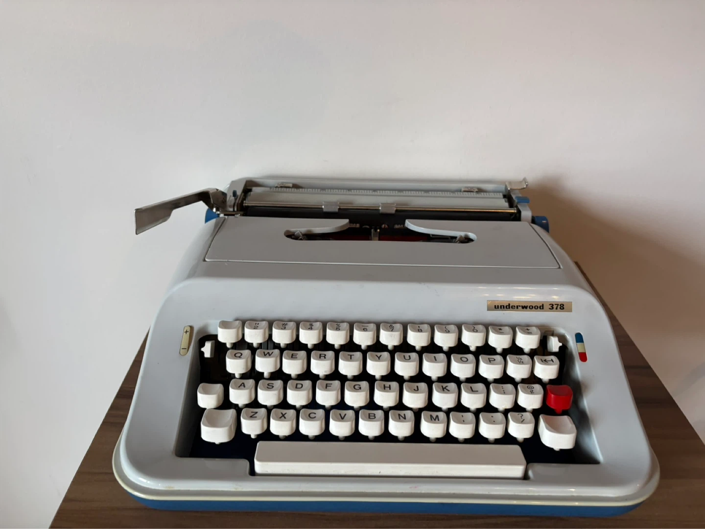 Underwood 378 Typewriter - photo 2