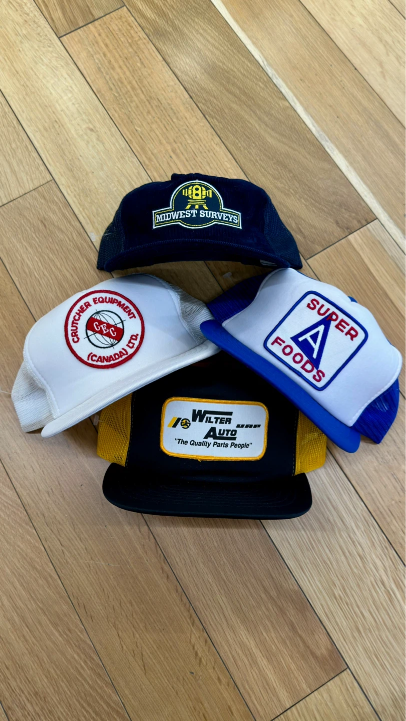4 Vintage Trucker Hats - Various Brands - photo 2