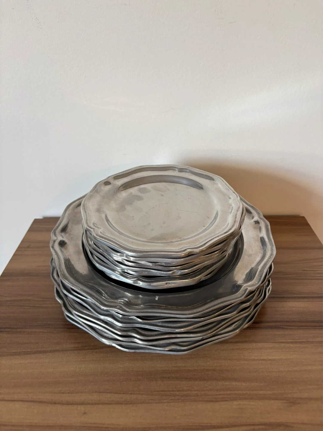 Queen Anne Style RWP, Pewter, 7 Dinner Plates 8 Salad Plates - photo 4