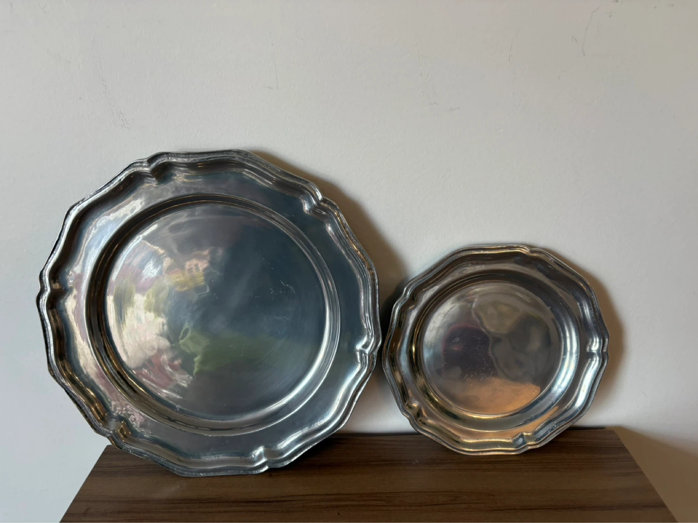 Queen Anne Style RWP, Pewter, 7 Dinner Plates 8 Salad Plates