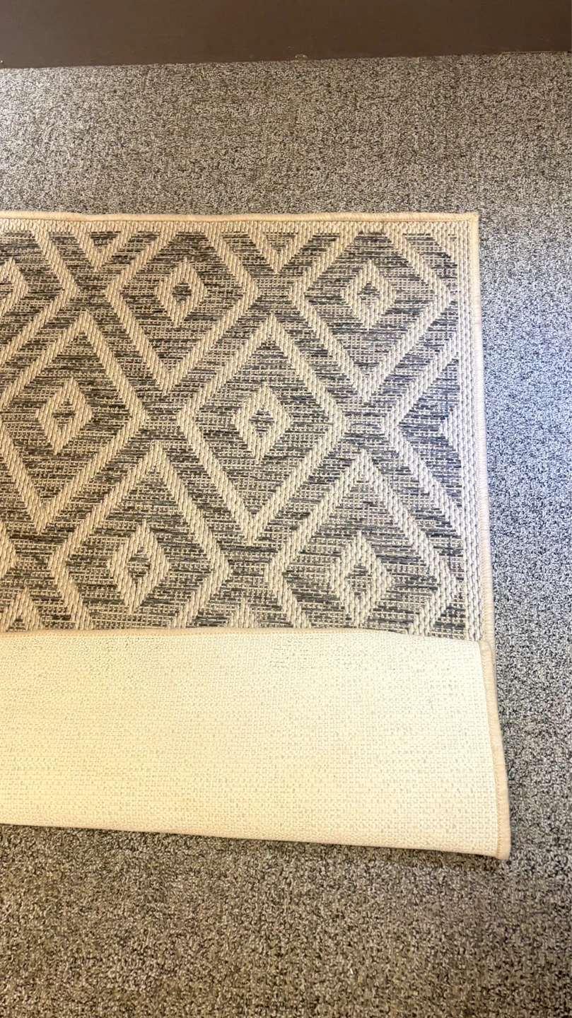 Geometric Diamond Pattern Area Rug - photo 4