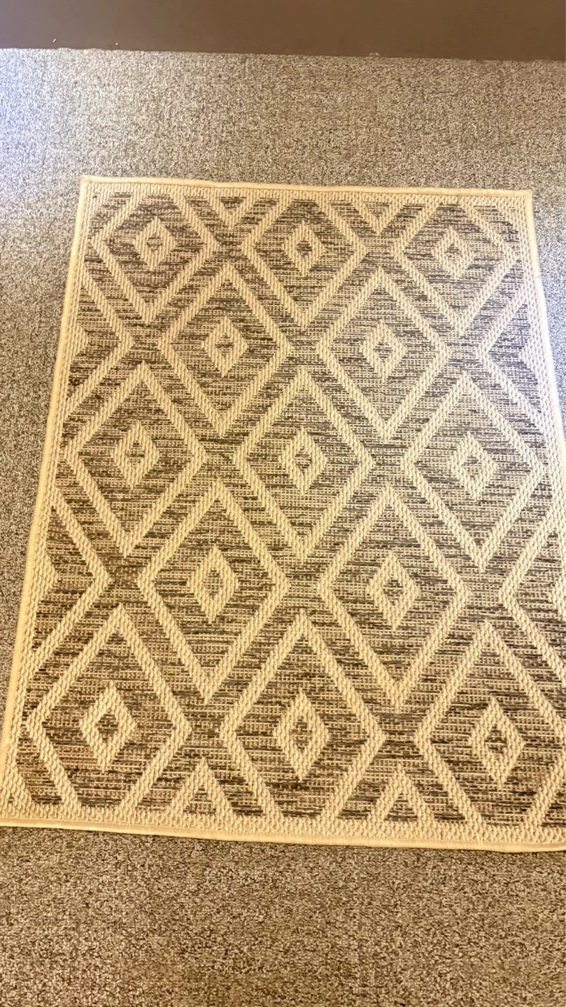 Geometric Diamond Pattern Area Rug - photo 3