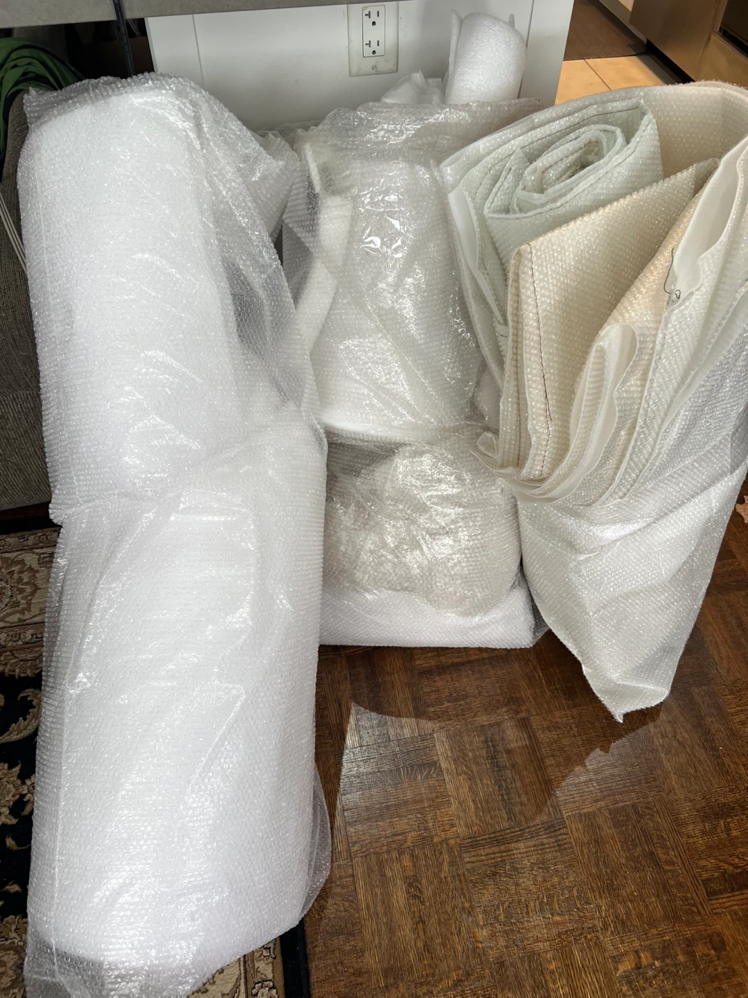 Bubble wrap and packing material for shipping