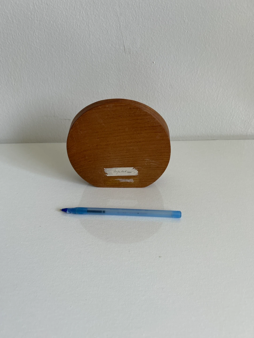Miniature Portrait in Round Wooden Frame - photo 4