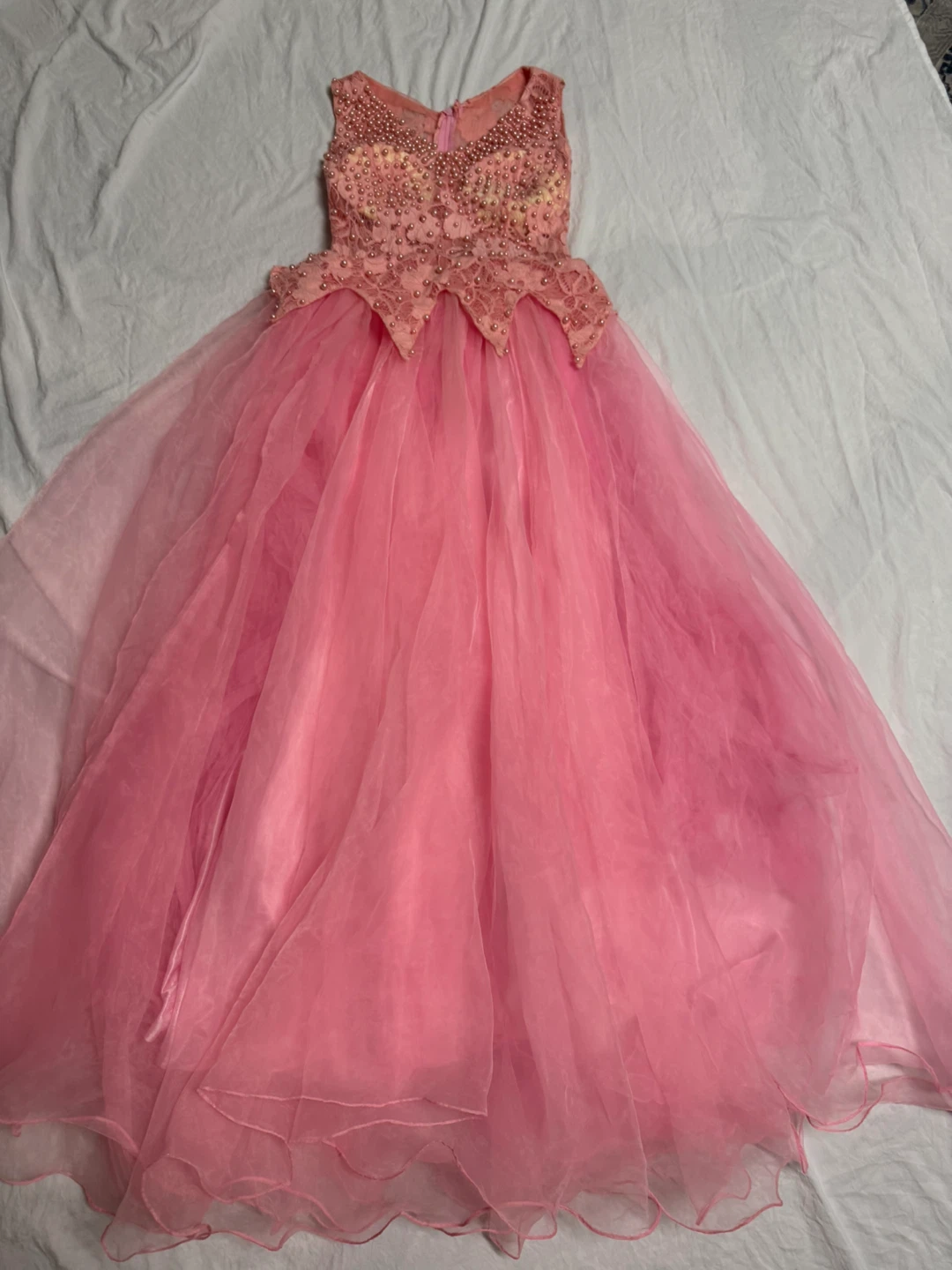 Pink Lace and Tulle Gown with Pearl Embellishments - photo 4