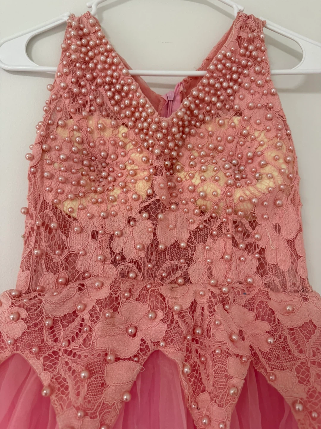 Pink Lace and Tulle Gown with Pearl Embellishments - photo 3