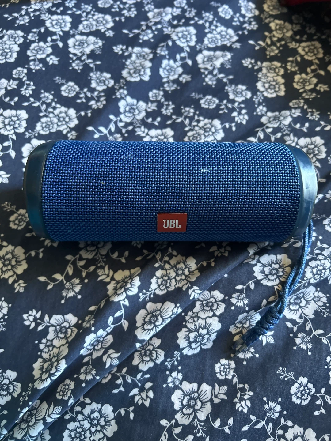 JBL Flip 4 Bluetooth Speaker