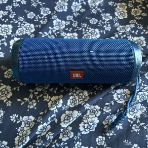 JBL Flip 4 Bluetooth Speaker