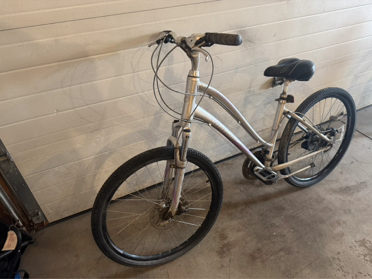 Giant Aluminum Mountain Bike with Disk Brakes - photo 3