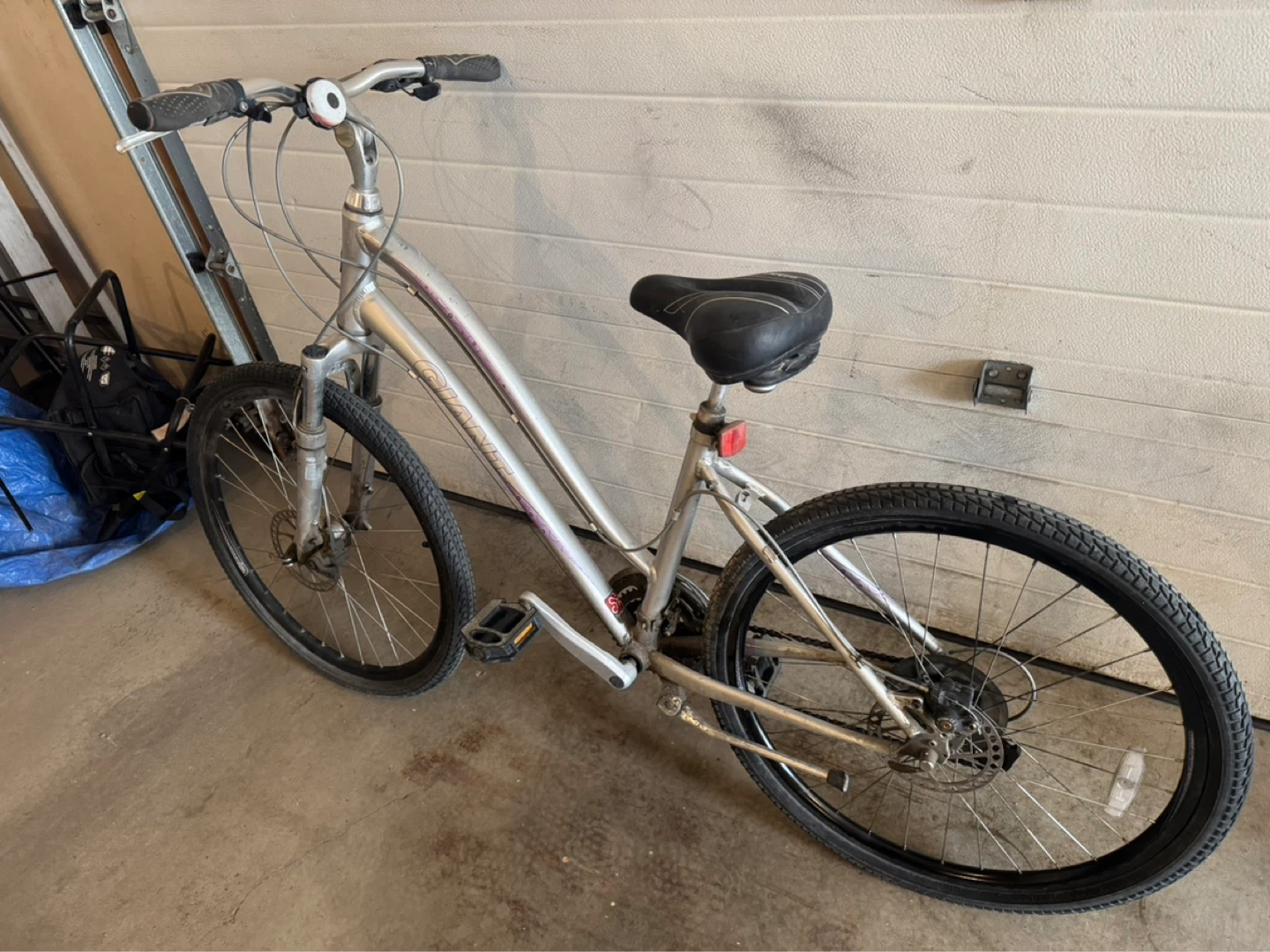 Giant Aluminum Mountain Bike with Disk Brakes - photo 2
