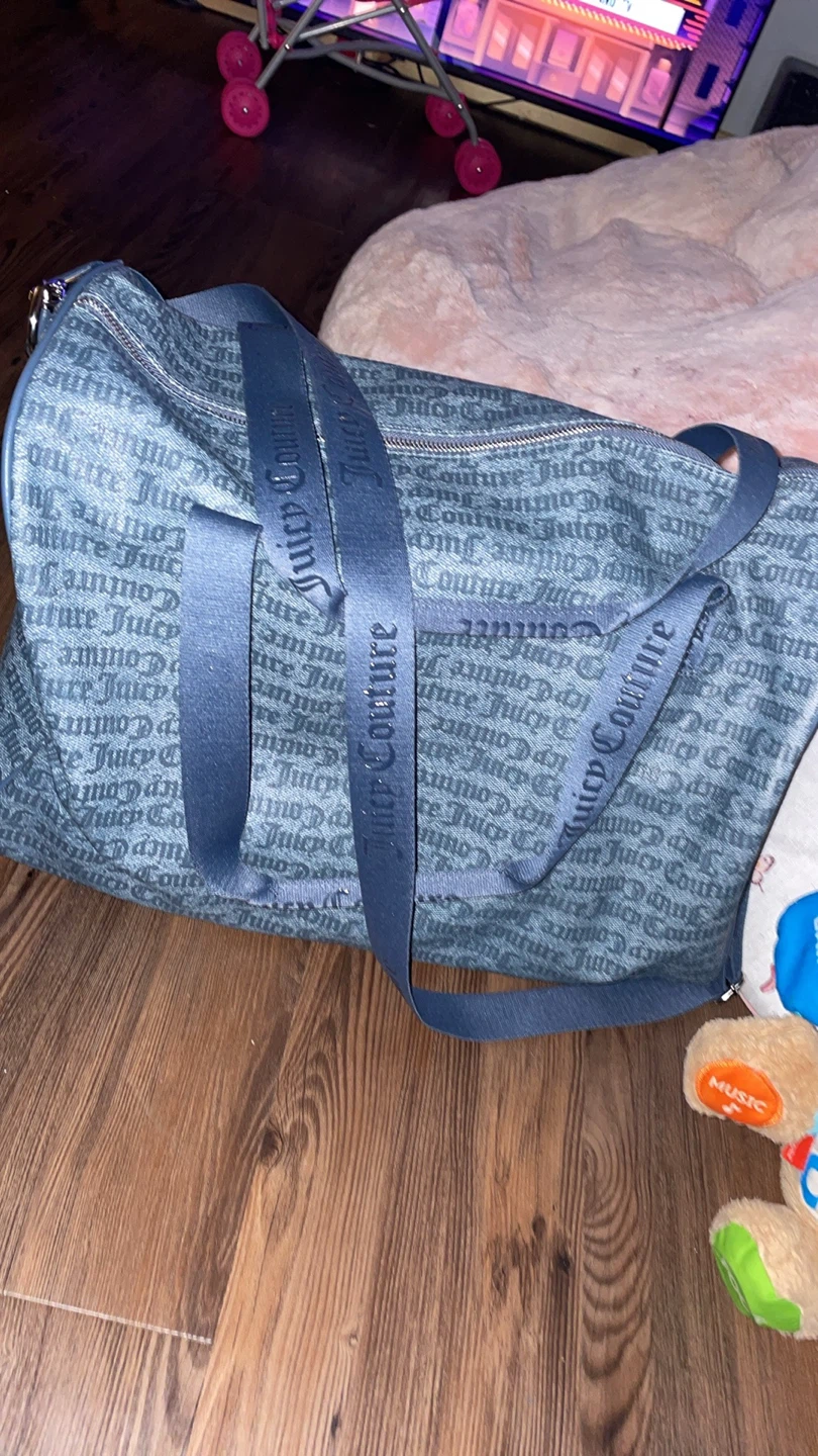 Juicy Couture Duffle Bag - photo 3