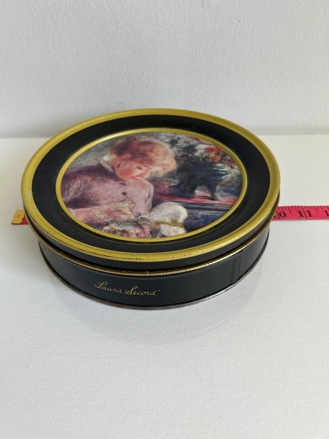 Collectable Tin. Laura Secord "On The Terrace" Round Tin