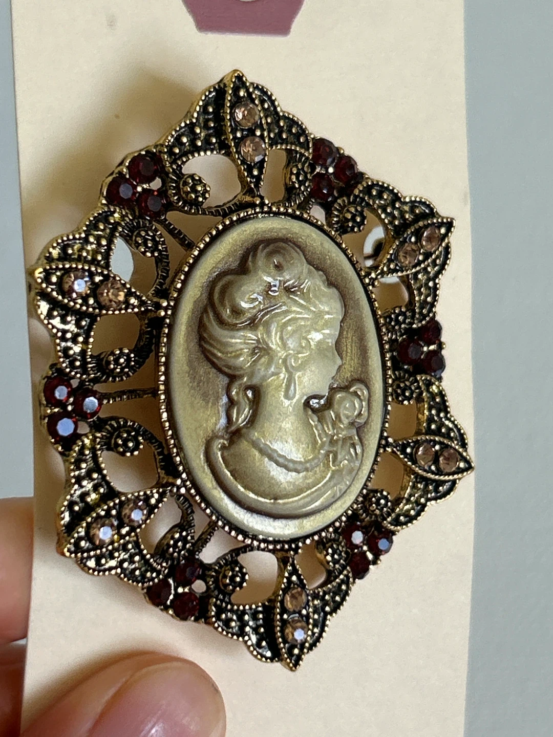 Cameo Brooch with Rhinestones - photo 3