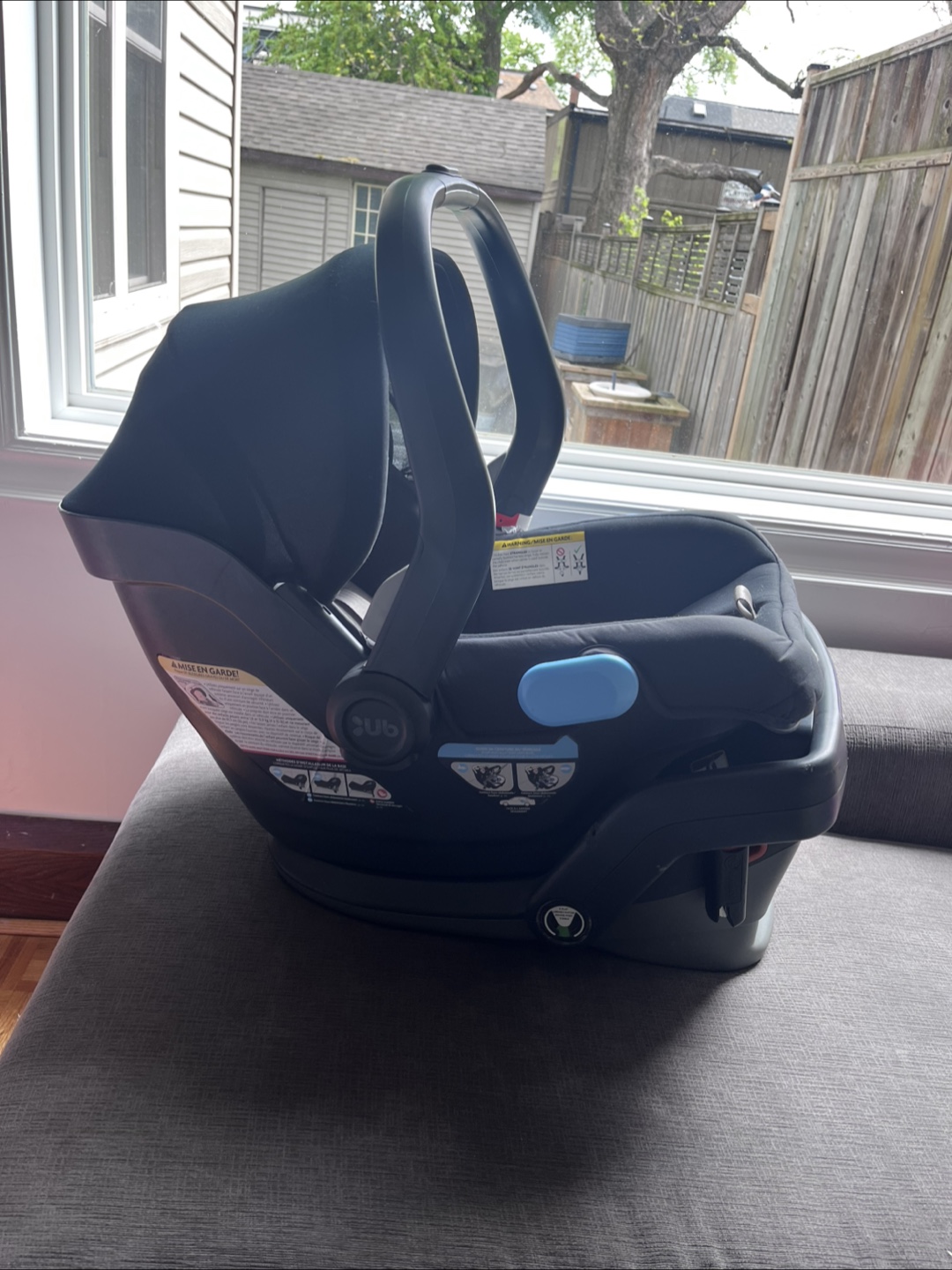 Uppababy Mesa Car seat and Base Dec. 2027 expiry