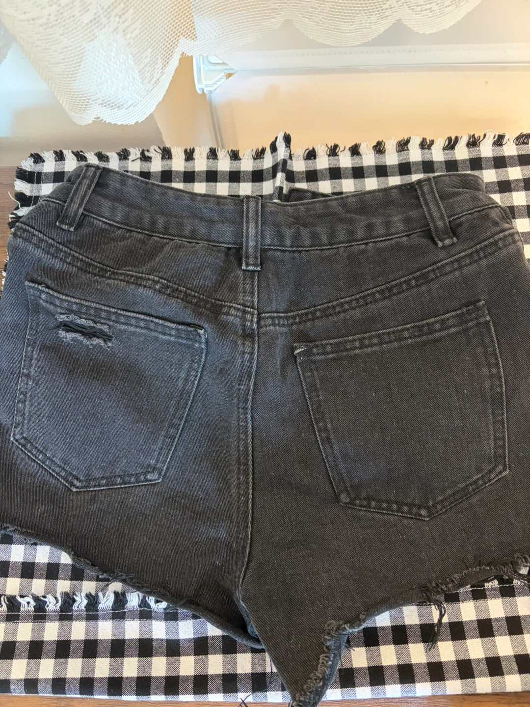 Cider Distressed Black Denim Shorts XS - photo 2