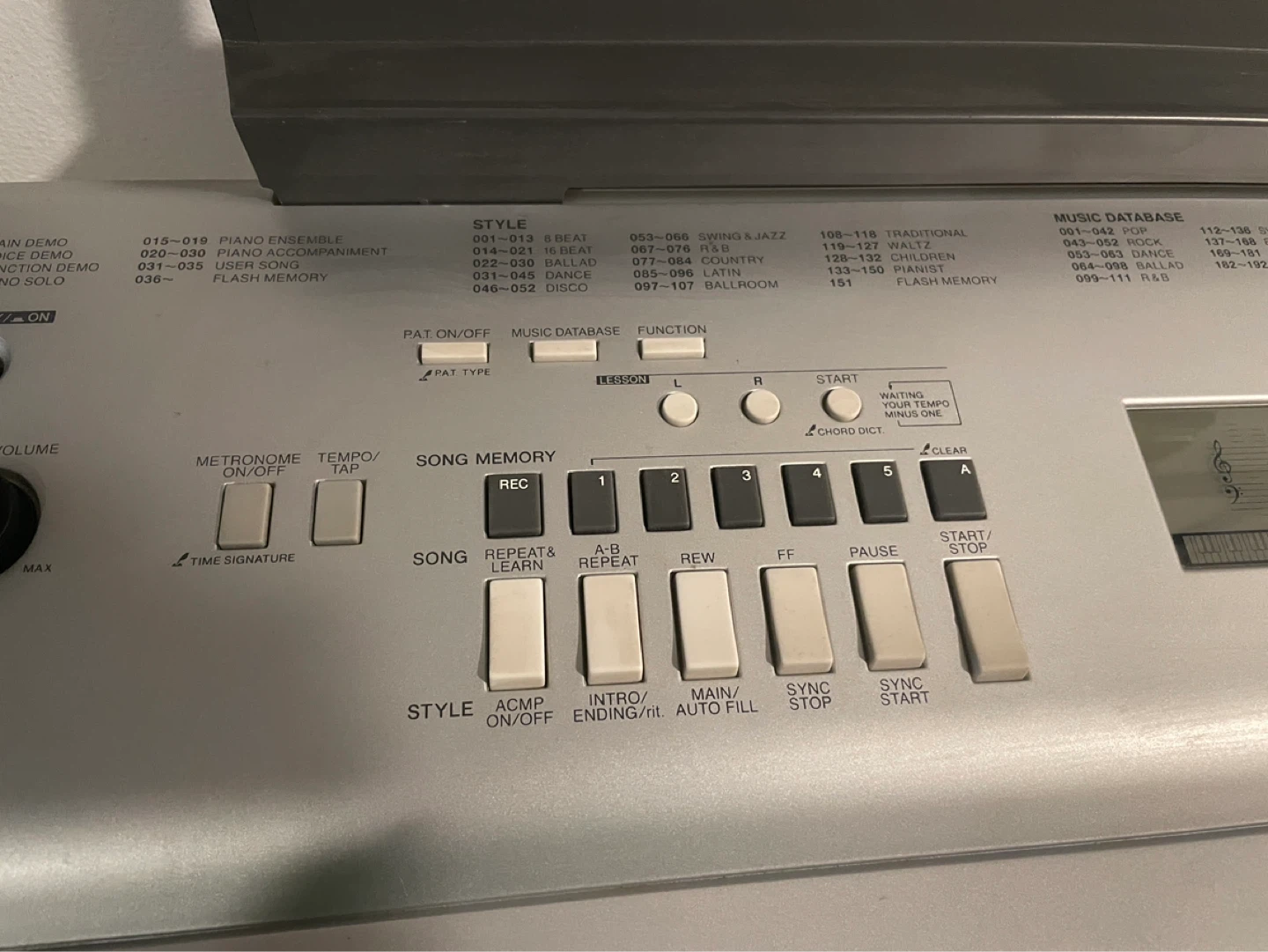 Yamaha Portable Grand DGX-220 / Yamaha Keyboard / Electric Piano - photo 4