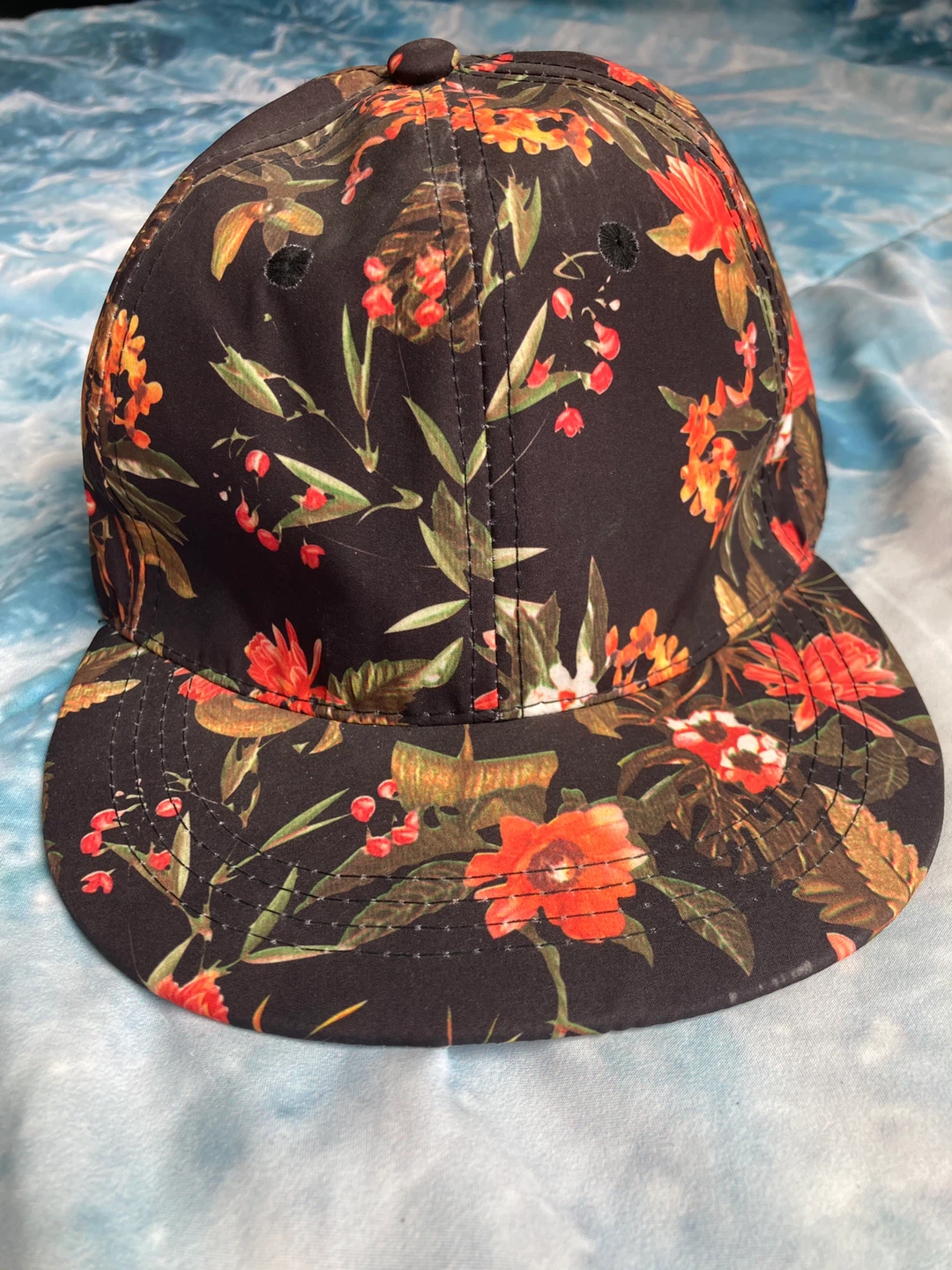 Free hats/visor - photo 2