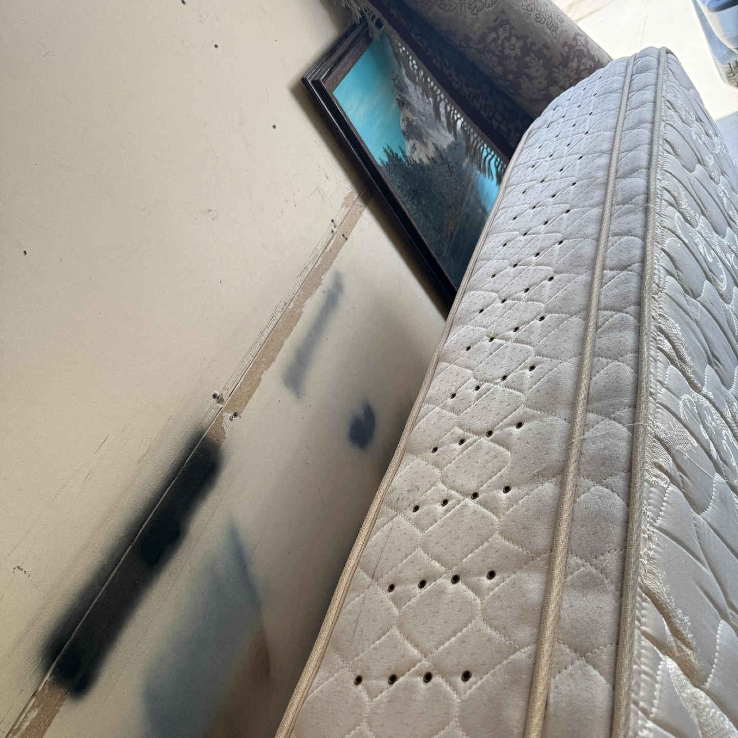 Mattress (1.72 m x 1.28 m) - photo 4