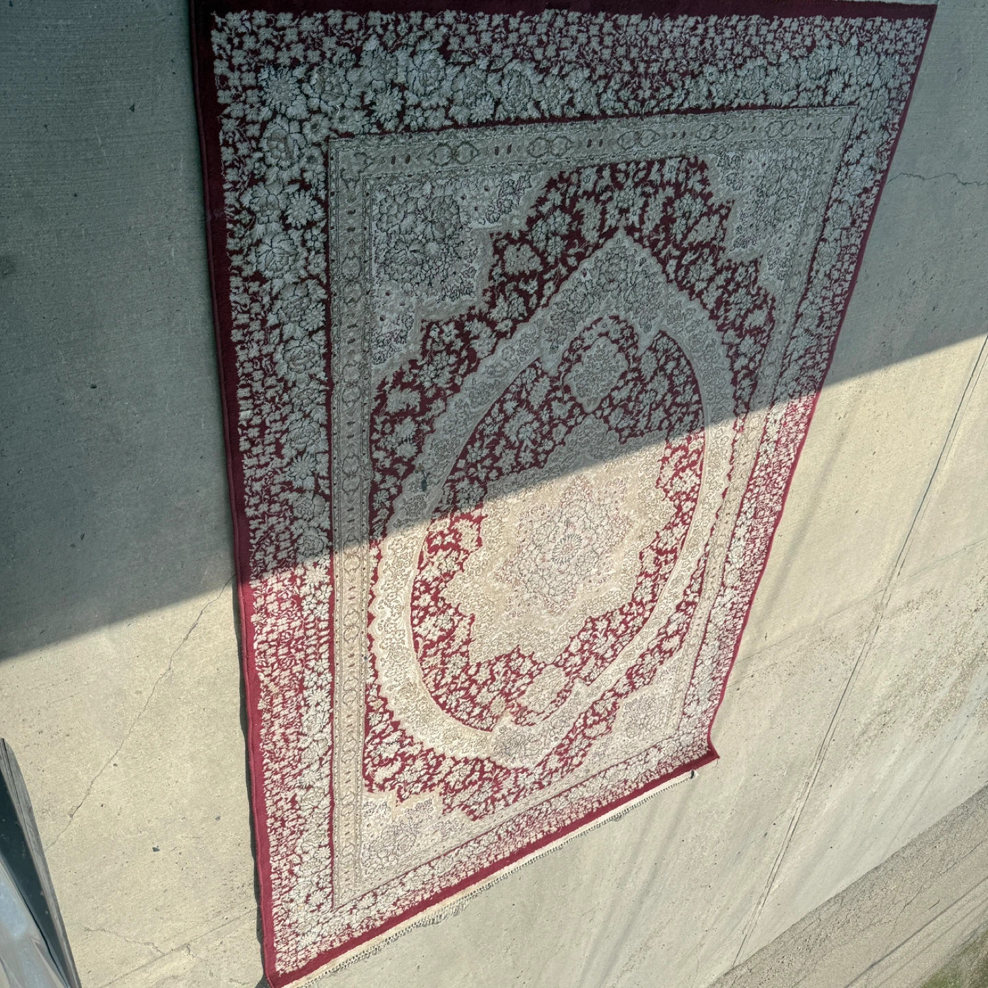 Area Rug - Red and Cream Traditional Design - photo 4